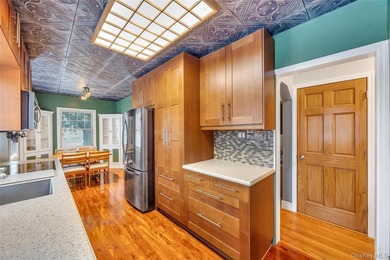 This beautifully renovated Cape in Oceanside offers 3 bedrooms - photo 15