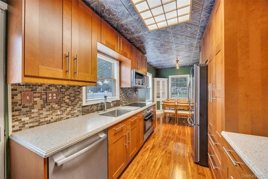 This beautifully renovated Cape in Oceanside offers 3 bedrooms - photo 16