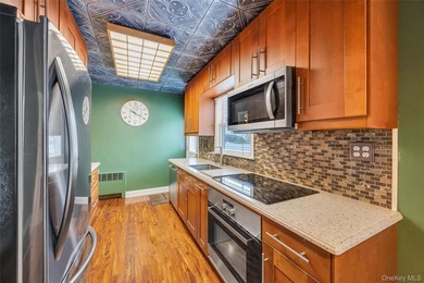 This beautifully renovated Cape in Oceanside offers 3 bedrooms - photo 17