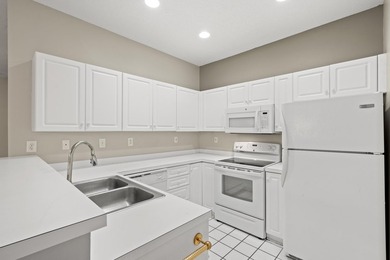 Welcome to Yacht Club at Lightkeepers Village! This spacious - photo 8