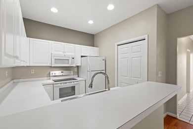 Welcome to Yacht Club at Lightkeepers Village! This spacious - photo 9