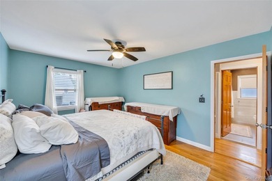 This beautifully renovated Cape in Oceanside offers 3 bedrooms - photo 24