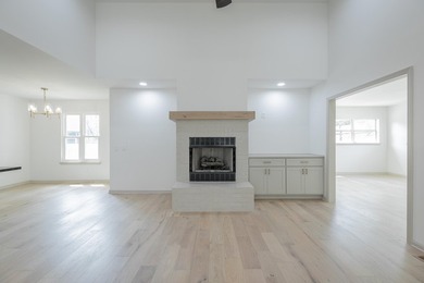Price Just Reduced - Don't Miss This One! Step into this - photo 25