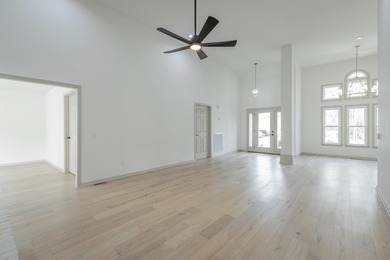 Price Just Reduced - Don't Miss This One! Step into this - photo 26