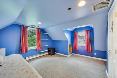 This beautifully renovated Cape in Oceanside offers 3 bedrooms - photo 28