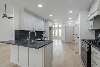 Price Just Reduced - Don't Miss This One! Step into this - photo 32