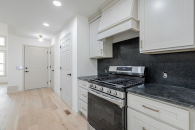 Price Just Reduced - Don't Miss This One! Step into this - photo 36