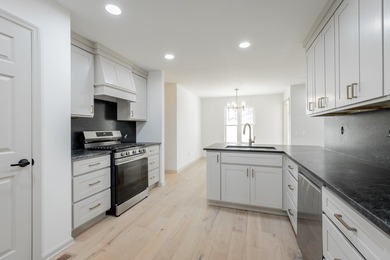 Price Just Reduced - Don't Miss This One! Step into this - photo 39