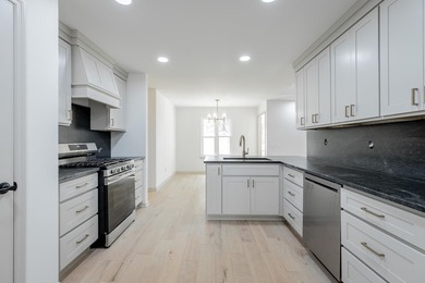 Price Just Reduced - Don't Miss This One! Step into this - photo 40
