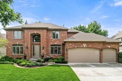 THIS ONE JUST FEELS RIGHT! Warm, welcoming, and beautifully - photo 1