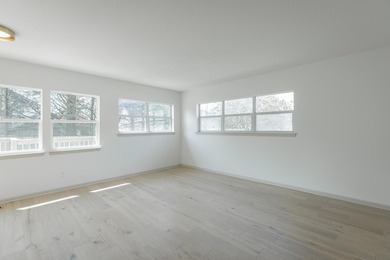Price Just Reduced - Don't Miss This One! Step into this - photo 44