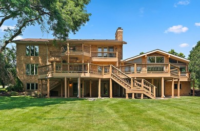 Nestled on a picturesque 1 acre lot in Equestrian Estates, one - photo 4