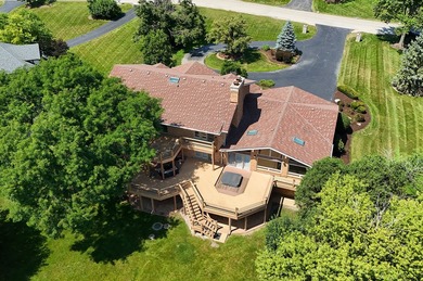 Nestled on a picturesque 1 acre lot in Equestrian Estates, one - photo 6