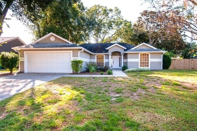 Lake Yale Home Sale Pending in Eustis Florida