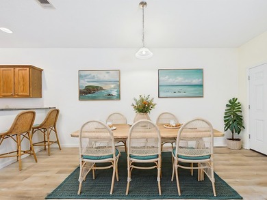 This beautifully maintained 3-bedroom, 2.5-bathroom end-unit - photo 3