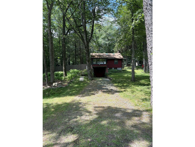 Charming Smallwood cabin offering lake rights and rare extra - photo 2