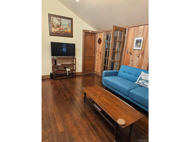 Charming Smallwood cabin offering lake rights and rare extra - photo 7