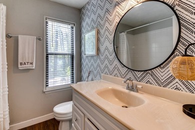 Located a short distance to the beach in Clearwater Beach, a - photo 12