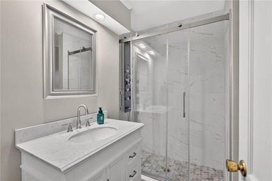Incredible opportunity in sought-after Hampton Hall, ideally - photo 13