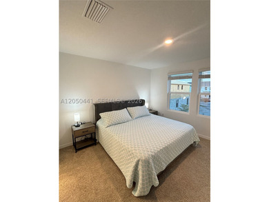 Beautiful corner-townhouse located in the highly desirable Skye - photo 13