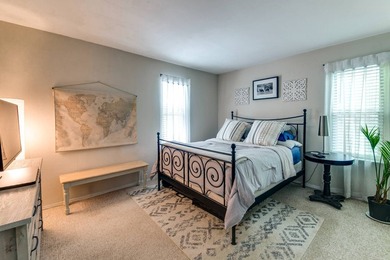 Located a short distance to the beach in Clearwater Beach, a - photo 13