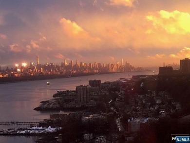 Hudson River Home For Sale in Fort Lee New Jersey