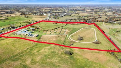 Welcome to an exceptional opportunity to own a well-appointed - photo 2