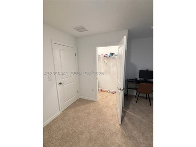Beautiful corner-townhouse located in the highly desirable Skye - photo 22
