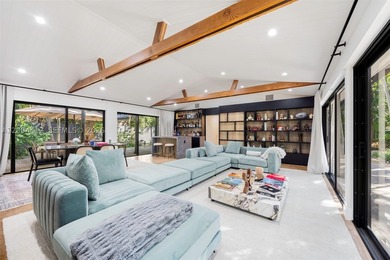 Discover the pinnacle of Tropical Modernism in this South - photo 5