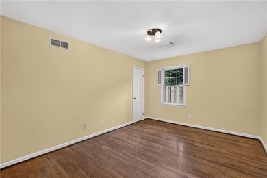 Incredible opportunity in sought-after Hampton Hall, ideally - photo 28