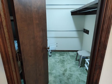 Welcome home to this spacious and beautifully situated property - photo 44