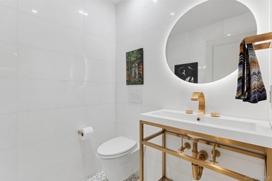 Welcome to a truly one-of-a-kind designer renovation, completely - photo 10