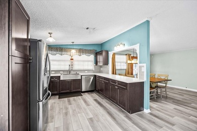 Welcome to this charming 2-bedroom, 2-bathroom + den, 1 CG in - photo 11