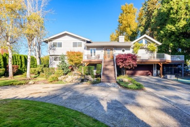 Lake Home For Sale in Aurora, Oregon