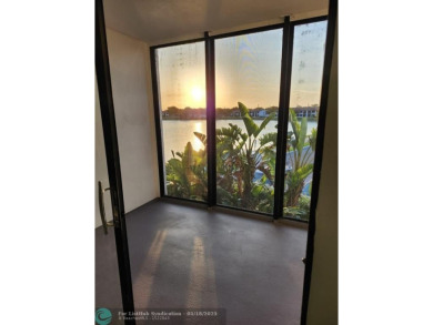 Lake Condo For Sale in Oakland Park, Florida
