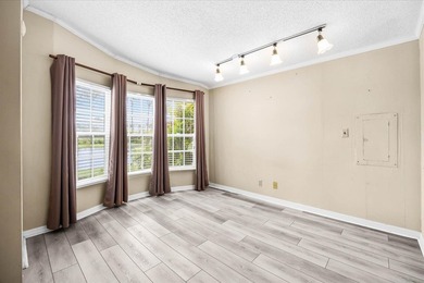 Welcome to this charming 2-bedroom, 2-bathroom + den, 1 CG in - photo 21
