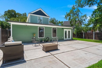 Stop searching ,your home in the heart of West Ashley located in - photo 33