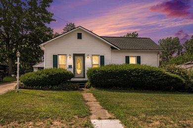 Stone Lake Home For Sale in Cassopolis Michigan