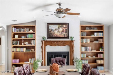 Public Remarks: THIS HOUSE COMES FURNISHED and is Turn Key! - photo 13