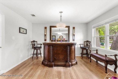 Public Remarks: THIS HOUSE COMES FURNISHED and is Turn Key! - photo 17