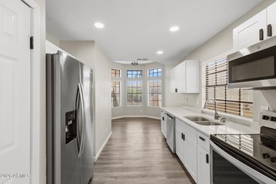 REMODELED, MOVE-IN READY, AND LOCATED IN A LAKE COMMUNITY! This - photo 20