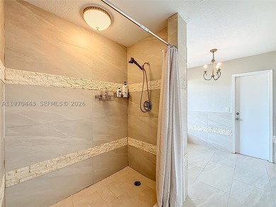 Welcome to this beautifully maintained 3-bedroom, 2-bathroom - photo 21