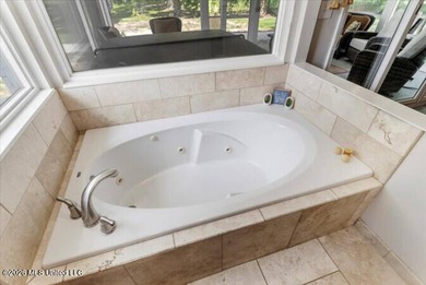 Public Remarks: THIS HOUSE COMES FURNISHED and is Turn Key! - photo 21