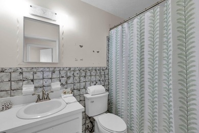 Are you looking for a canal-front home that could use your TLC? - photo 23
