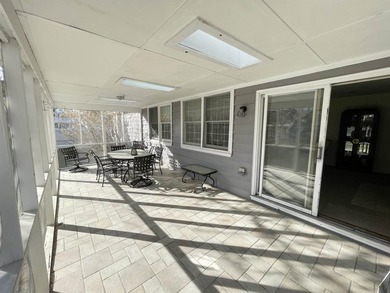 Large 4 Bedroom Home on an oversized corner lot in the - photo 25