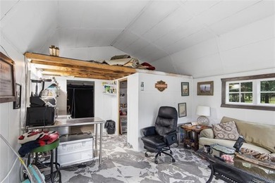 Welcome to one of the area's most desirable lakeside - photo 26
