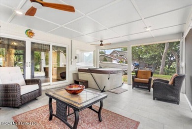 Public Remarks: THIS HOUSE COMES FURNISHED and is Turn Key! - photo 29