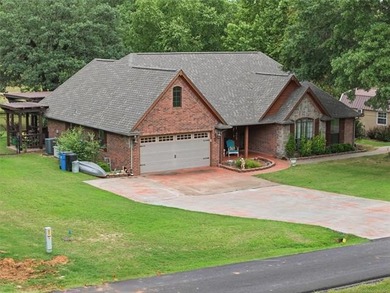 Welcome to one of the area's most desirable lakeside - photo 29