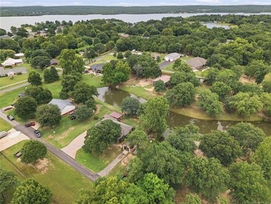 Welcome to one of the area's most desirable lakeside - photo 34
