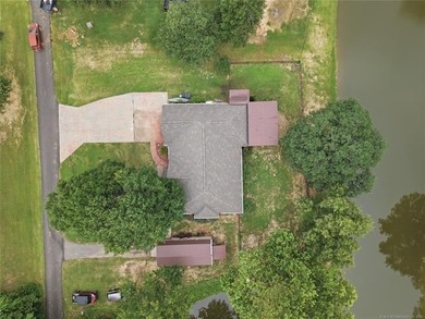 Welcome to one of the area's most desirable lakeside - photo 36
